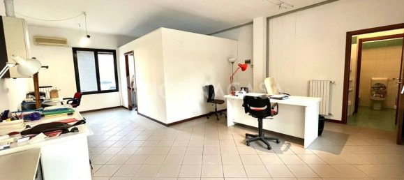 1 room Office in Bologna, Italy No. 335527 2