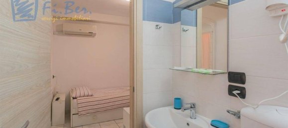 5 bedrooms Villa in Pioltello, Italy No. 266775 27