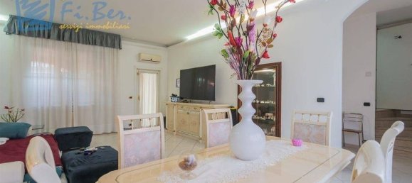 5 bedrooms Villa in Pioltello, Italy No. 266775 6