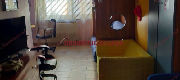 3 rooms Apartment in Palermo, Italy No. 158052 3