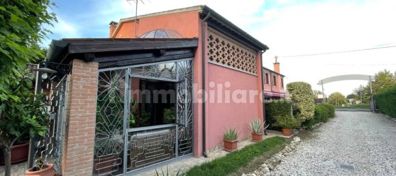 5 rooms Building in Rovigo, Italy No. 353526 2