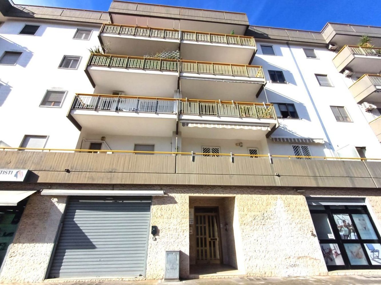 3 rooms Apartment in Triggiano, Italy No. 39609
