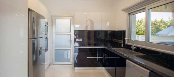 4 Schlafzimmer Villa in Agios Tychonas, Cyprus, Nr. 13791 15