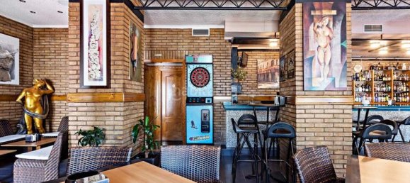 130m² Commercial property in Roquetas de Mar, Spain No. 76084 23