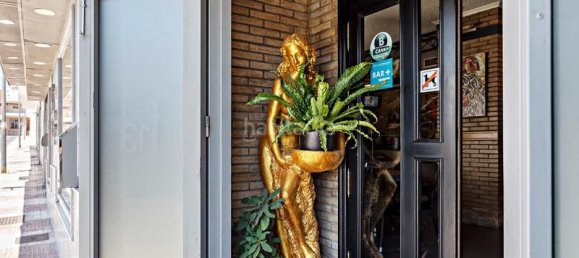 130m² Commercial property in Roquetas de Mar, Spain No. 76084 3