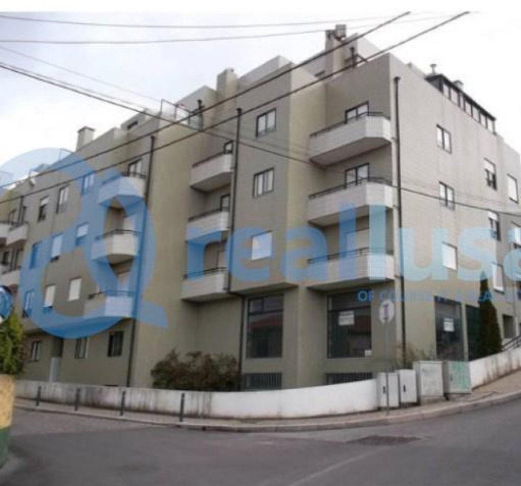 Магазин 198м² в Вила Нова ди Гая, Португалия № 8070