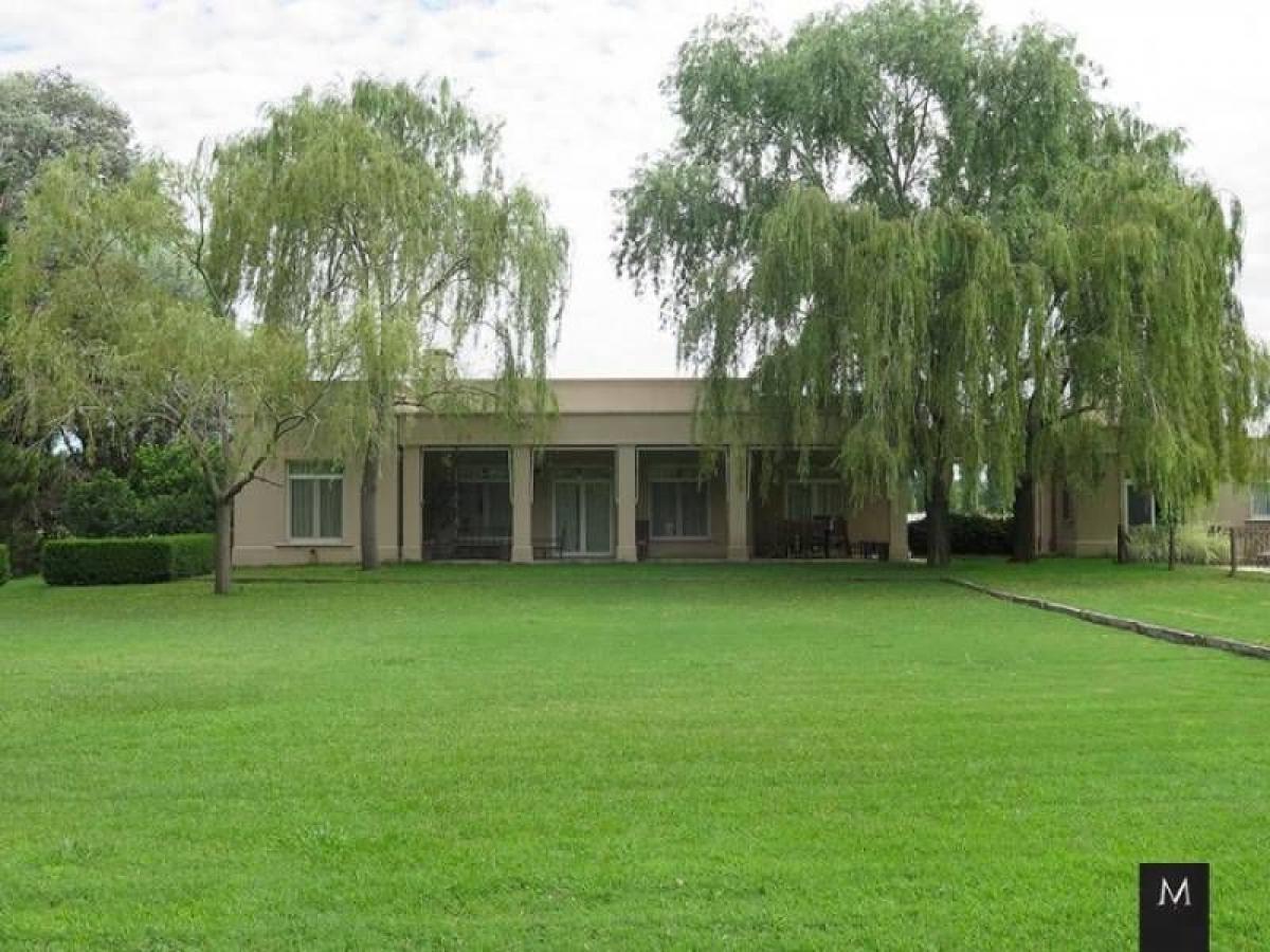 4 bedrooms House in Pilar, Argentina No. 93057