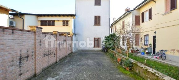 Edificio de 5 habitaciónes en San Colombano al Lambro, Italy No. 9680 105