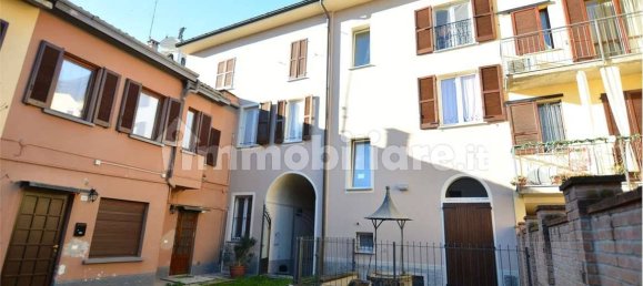 Edificio de 5 habitaciónes en San Colombano al Lambro, Italy No. 9680 71