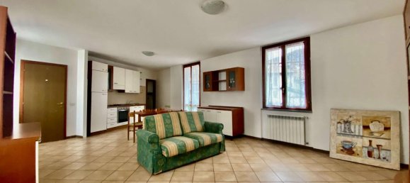 3 rooms Apartment in Bosisio Parini, Italy No. 173717 2