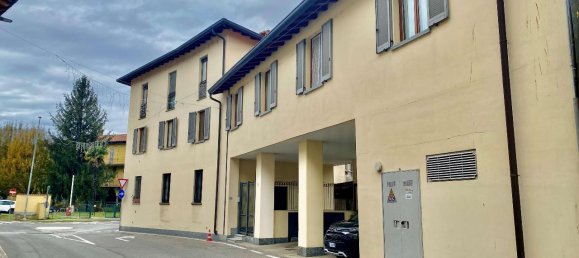 3 rooms Apartment in Bosisio Parini, Italy No. 173717 23