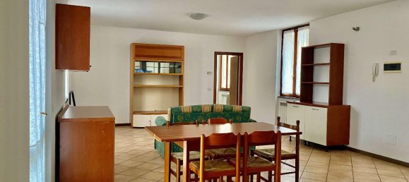 3 rooms Apartment in Bosisio Parini, Italy No. 173717 3