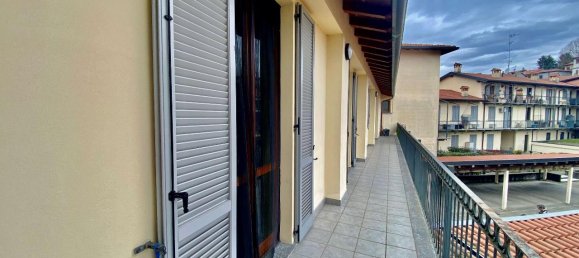 3 rooms Apartment in Bosisio Parini, Italy No. 173717 18