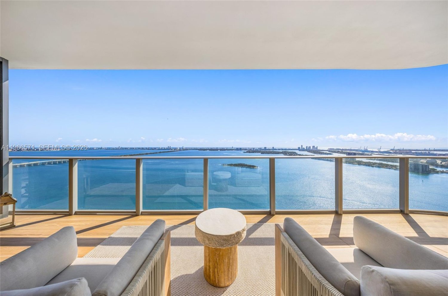 4 غرف نوم عقار تجاري في Miami, الولايات المتحدة رقم 614431