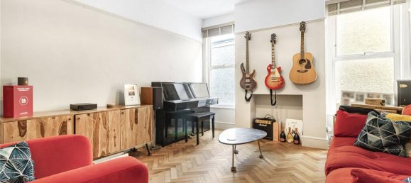 5 bedrooms House in Barnet, United Kingdom No. 6465 11