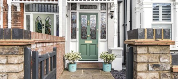 5 bedrooms House in Barnet, United Kingdom No. 6465 6