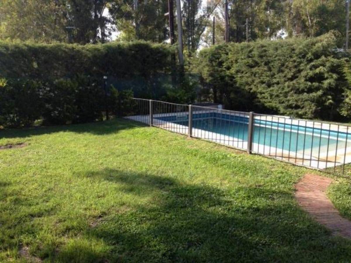 Дом с 3 спальнями в Пилар, Аргентина № 89162