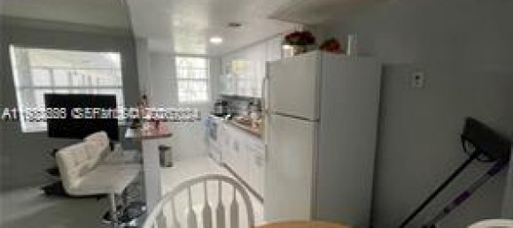 1 bedroom Commercial property for sale in Miami, Miami-Dade, Florida, USA № 615756 2