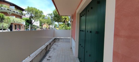 3 rooms Apartment in Sirmione, Italy No. 6450 29