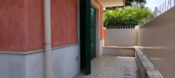 3 rooms Apartment in Sirmione, Italy No. 6450 27