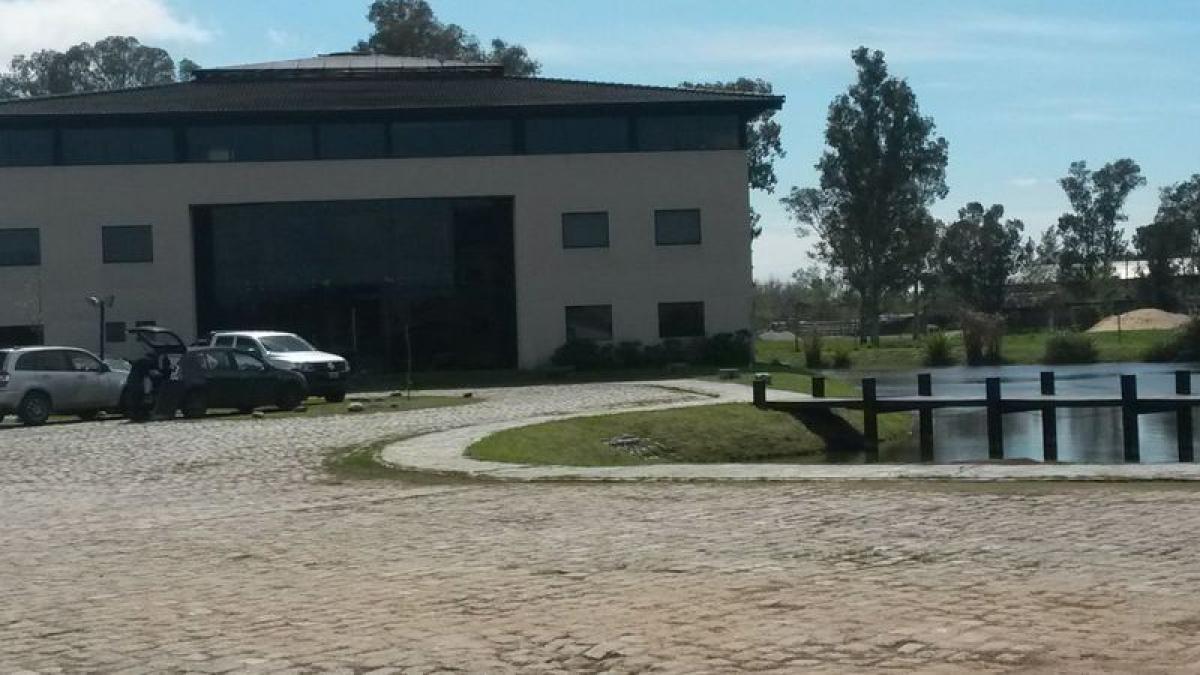 35m² Office in Tigre, Argentina No. 23019