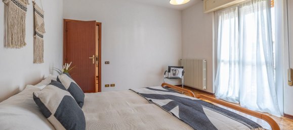 Вилла с 7 спальнями в Монтекальво ин Фоля, Италия № 322386 23