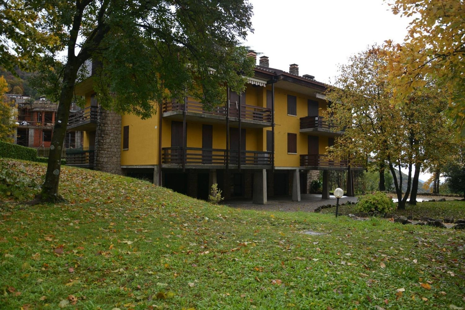 3 bedrooms Apartment in Selvino, Italy No. 393295