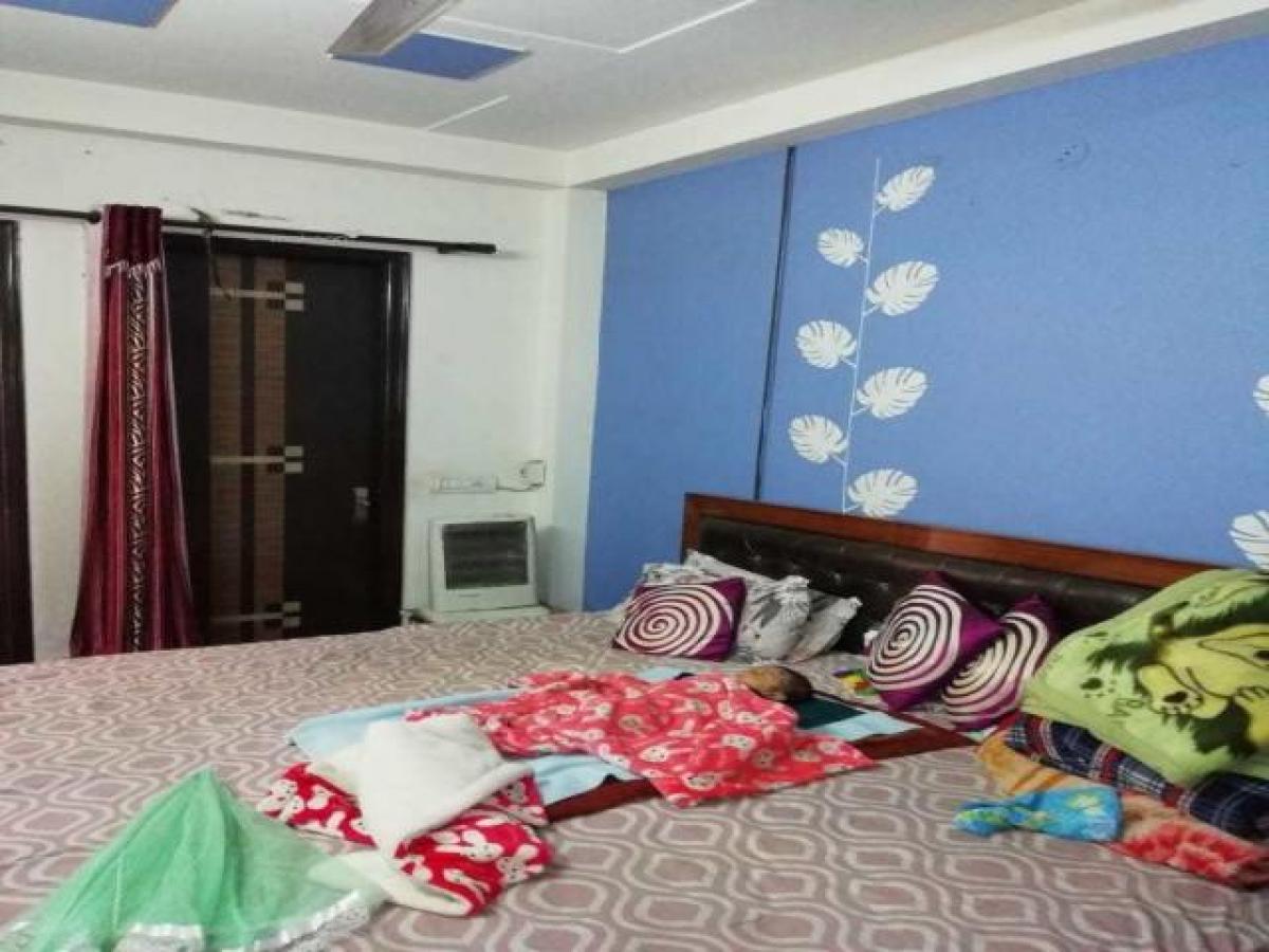 3 bedrooms House in Noida, India No. 16864