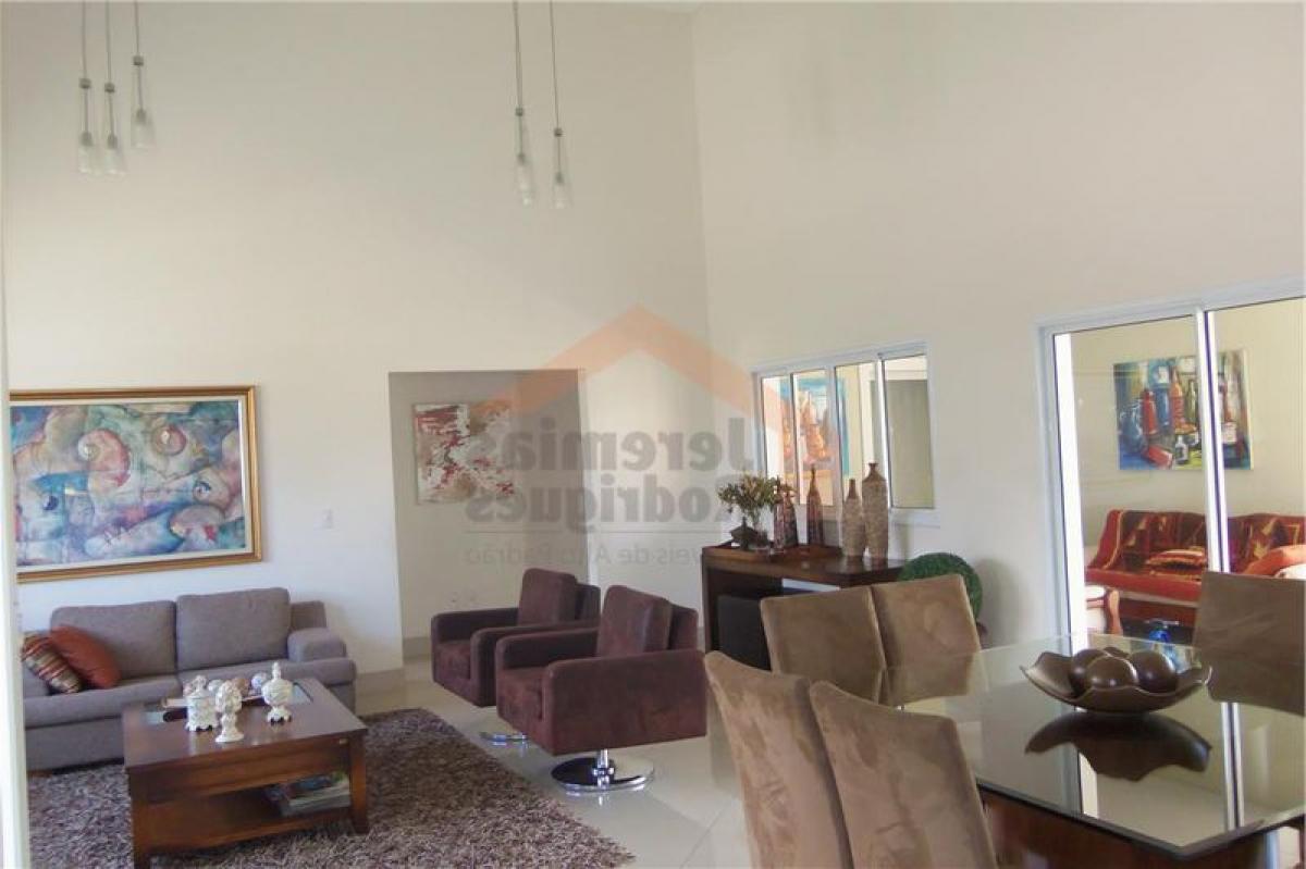 4 bedrooms House in Sao Paulo, Brazil No. 525536