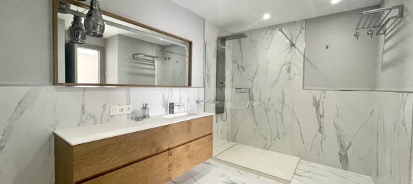 6 Schlafzimmer Doppelhaus in Marbella, Spain, Nr. 42387 31