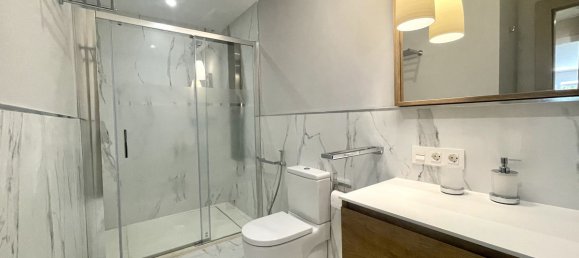 6 Schlafzimmer Doppelhaus in Marbella, Spain, Nr. 42387 26