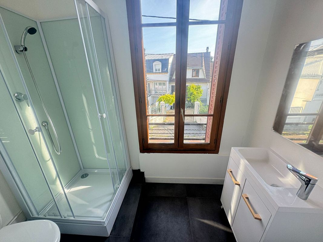 2 chambres Appartement à Argenteuil, France No. 172567