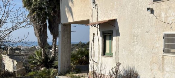 9 bedrooms House in Ugento, Italy No. 108018 3