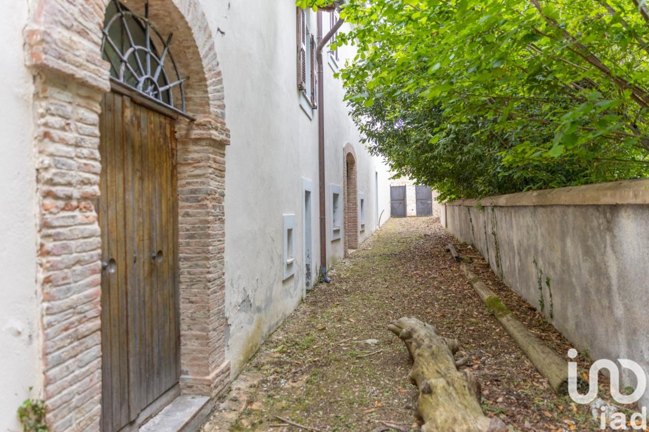 Villa de 14 divisões em Camerino, Italy N.º 114369