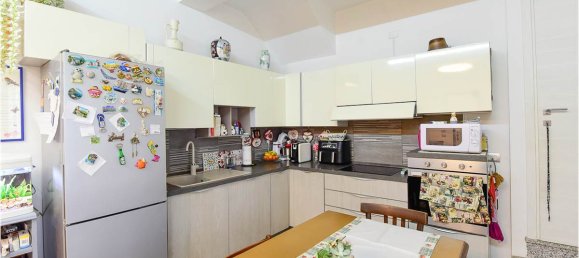 3 Schlafzimmer Villa in Carugo, Italy, Nr. 5092 6