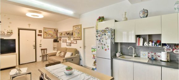 3 Schlafzimmer Villa in Carugo, Italy, Nr. 5092 5