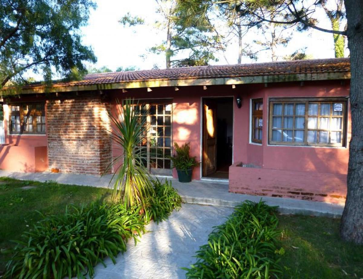 Casa de 3 dormitorios en Maldonado, Uruguay No. 7876