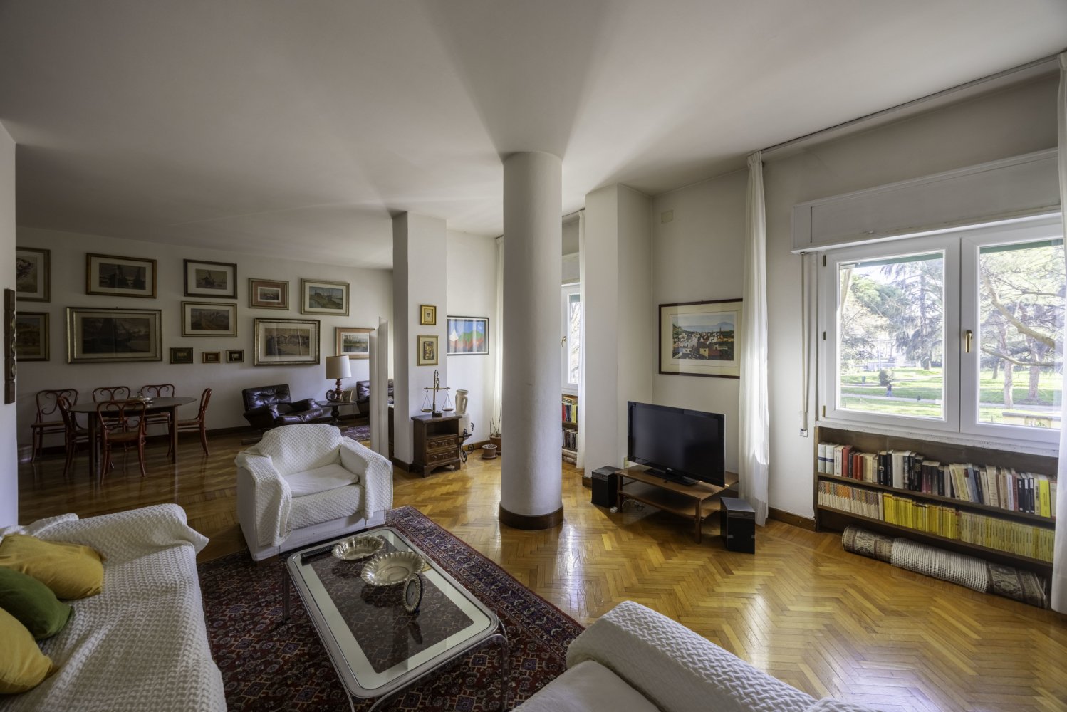 5 bedrooms Apartment in Bologna, Italy No. 135825