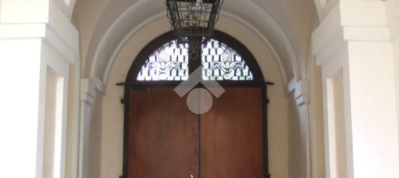 2 bedrooms Apartment in Rome, Italy No. 33998 4