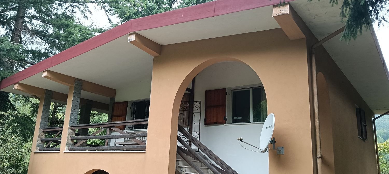 5 bedrooms House in Isola del Cantone, Italy No. 393816