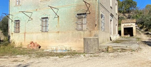 Casa de 20 divisões em Montegiorgio, Italy N.º 157648 6