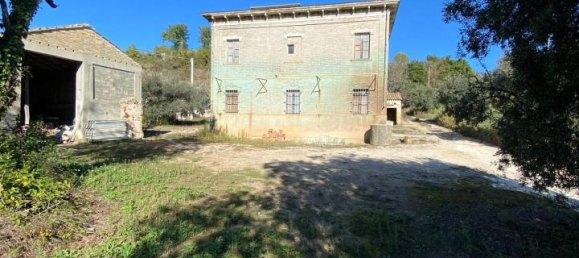 Casa de 20 divisões em Montegiorgio, Italy N.º 157648 11