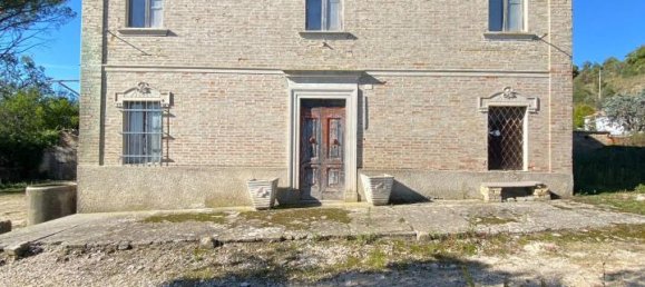 Casa de 20 divisões em Montegiorgio, Italy N.º 157648 5