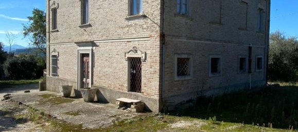 Casa de 20 divisões em Montegiorgio, Italy N.º 157648 4