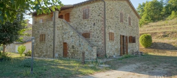 6 bedrooms House in Cortona, Italy No. 332517 10