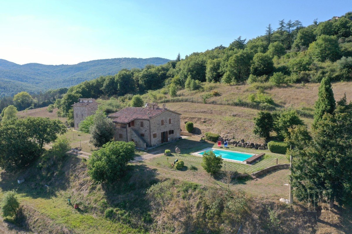 6 bedrooms House in Cortona, Italy No. 332517