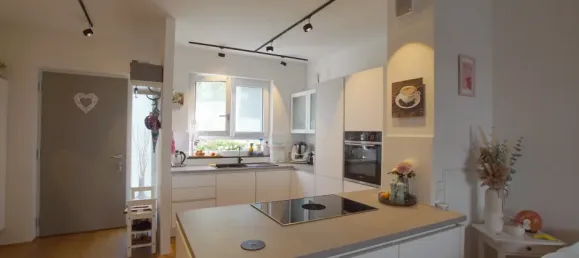 3 bedrooms Townhouse in Hochtaunuskreis, Germany No. 361409 3