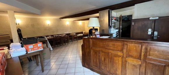 2 Schlafzimmer Gewerbliche Immobilie in Crepy-en-Valois, France, Nr. 92477 3