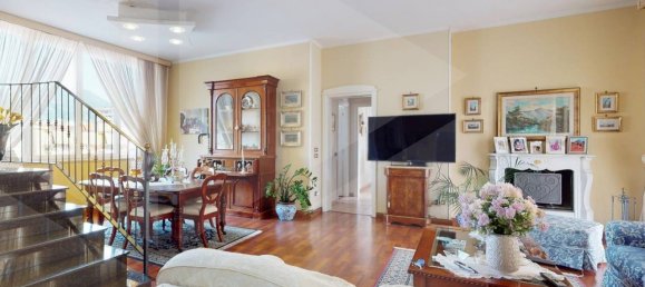 Квартира с 5 комнатами в Сан Джорджо а Кремано, Италия № 17762 18