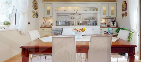 Квартира с 5 комнатами в Сан Джорджо а Кремано, Италия № 17762 9